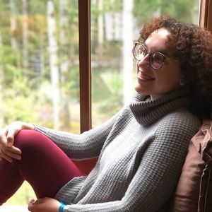 Meet your Posher, Gabriela